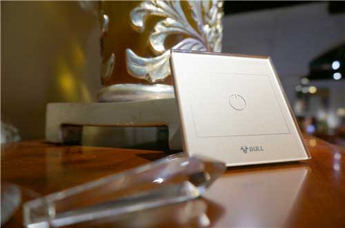 自由操控輕松穿墻 公牛G22觸控屏遙控開關評測 自由操控輕松穿墻 公牛G22觸控屏遙控開關評測