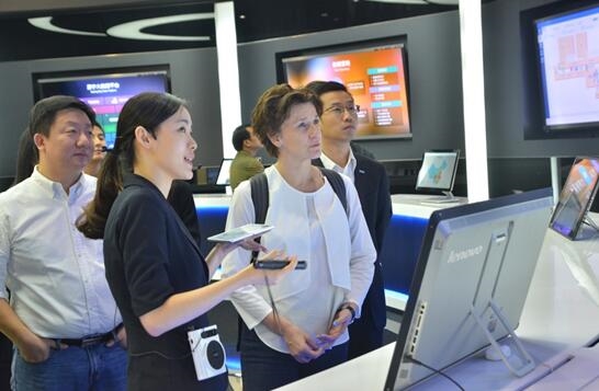 戴森高層到訪蘇寧密謀雙十一 雙方劍指小家電高端市場 戴森高層到訪蘇寧密謀雙十一 雙方劍指小家電高端市場