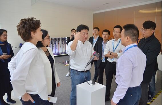 戴森高層到訪蘇寧密謀雙十一 雙方劍指小家電高端市場 戴森高層到訪蘇寧密謀雙十一 雙方劍指小家電高端市場