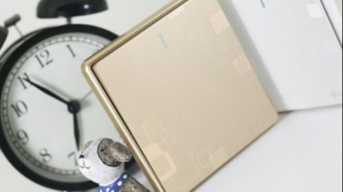 簡(jiǎn)約又不簡(jiǎn)單的小心機(jī) 這款開關(guān)告訴你真相! 簡(jiǎn)約又不簡(jiǎn)單的小心機(jī) 這款開關(guān)告訴你真相!