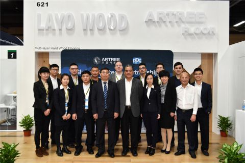 美國大師漆與大藝樹地板共同研發新型環保地板 美國大師漆與大藝樹地板共同研發新型環保地板