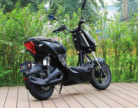 借助品牌優(yōu)勢實行廣告宣傳，助力電動車企業(yè)招商奏效