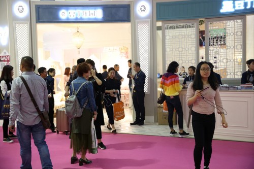 豆丁莊園領導中國青少年高端實木家具市場