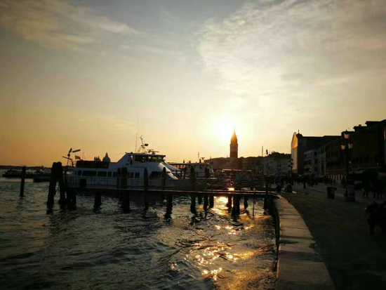 品牌日記|金達照明優(yōu)秀經(jīng)銷商歐洲豪華之旅 品牌日記|金達照明優(yōu)秀經(jīng)銷商歐洲豪華之旅