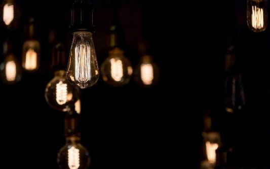 想要悶聲發(fā)財(cái)，實(shí)際上燈飾照明行業(yè)正在悄然變化