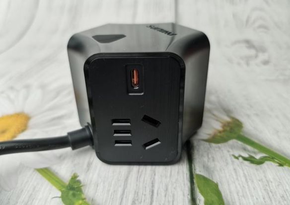 有了飛利浦摩天輪系列插座,充電器什么的都是浮云! 有了飛利浦摩天輪系列插座,充電器什么的都是浮云!