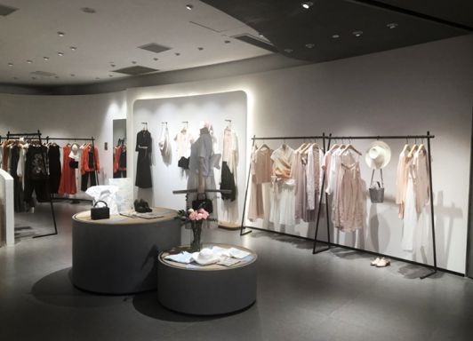 SNVA上為照明為例外女裝全場燈光設計并提供優質燈具