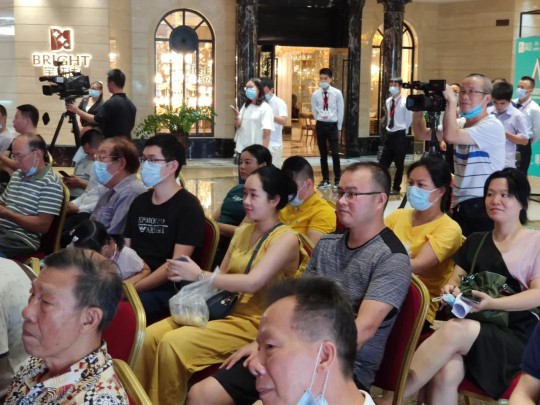 中山市燈飾照明行業協會黨支部出席建黨99周年李圯書法展 