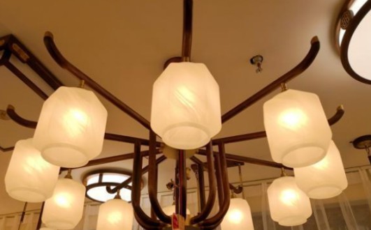 走訪華中最大燈飾市場漢來廣場，探尋新中式燈飾身影