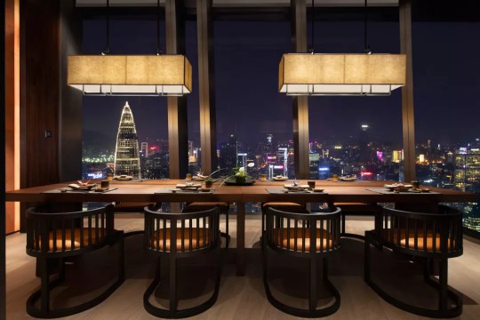 工程案例|寶輝燈飾助力萊佛士酒店打造奢華傳奇！