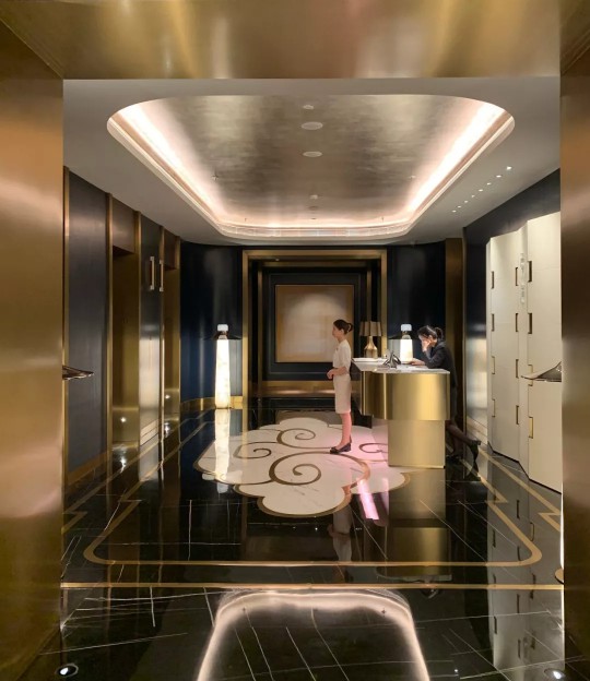 工程案例|寶輝燈飾助力萊佛士酒店打造奢華傳奇！