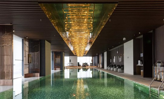 工程案例|寶輝燈飾助力萊佛士酒店打造奢華傳奇！