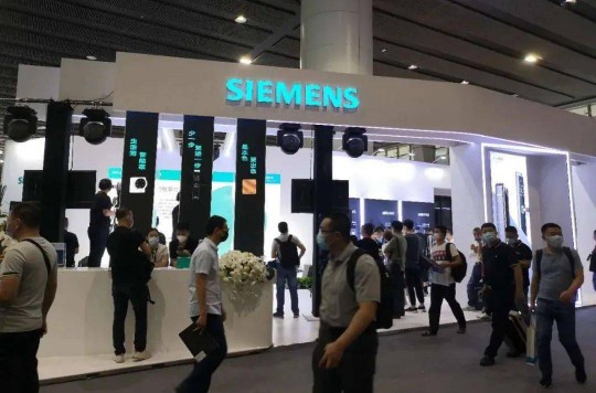 建博會上各大智能家居品牌產(chǎn)品奪目，經(jīng)銷商打開下半年市場可參考