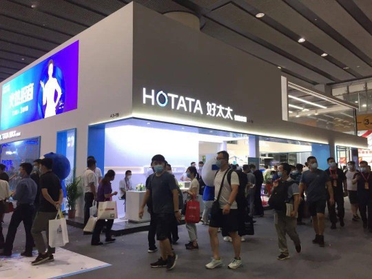 建博會上各大智能家居品牌產(chǎn)品奪目，經(jīng)銷商打開下半年市場可參考