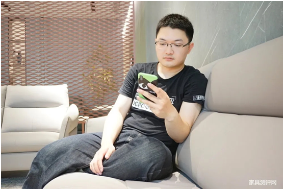 庫萊雅家居：老師們，別總是站著，坐下來休息一下