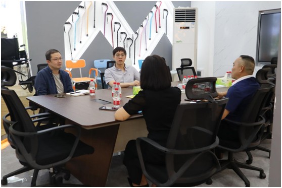 深化交流!中國老基會人才辦秘書長走進鈺民參觀考察