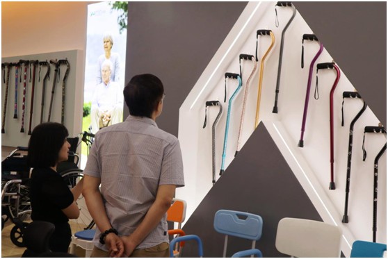 深化交流!中國老基會人才辦秘書長走進鈺民參觀考察